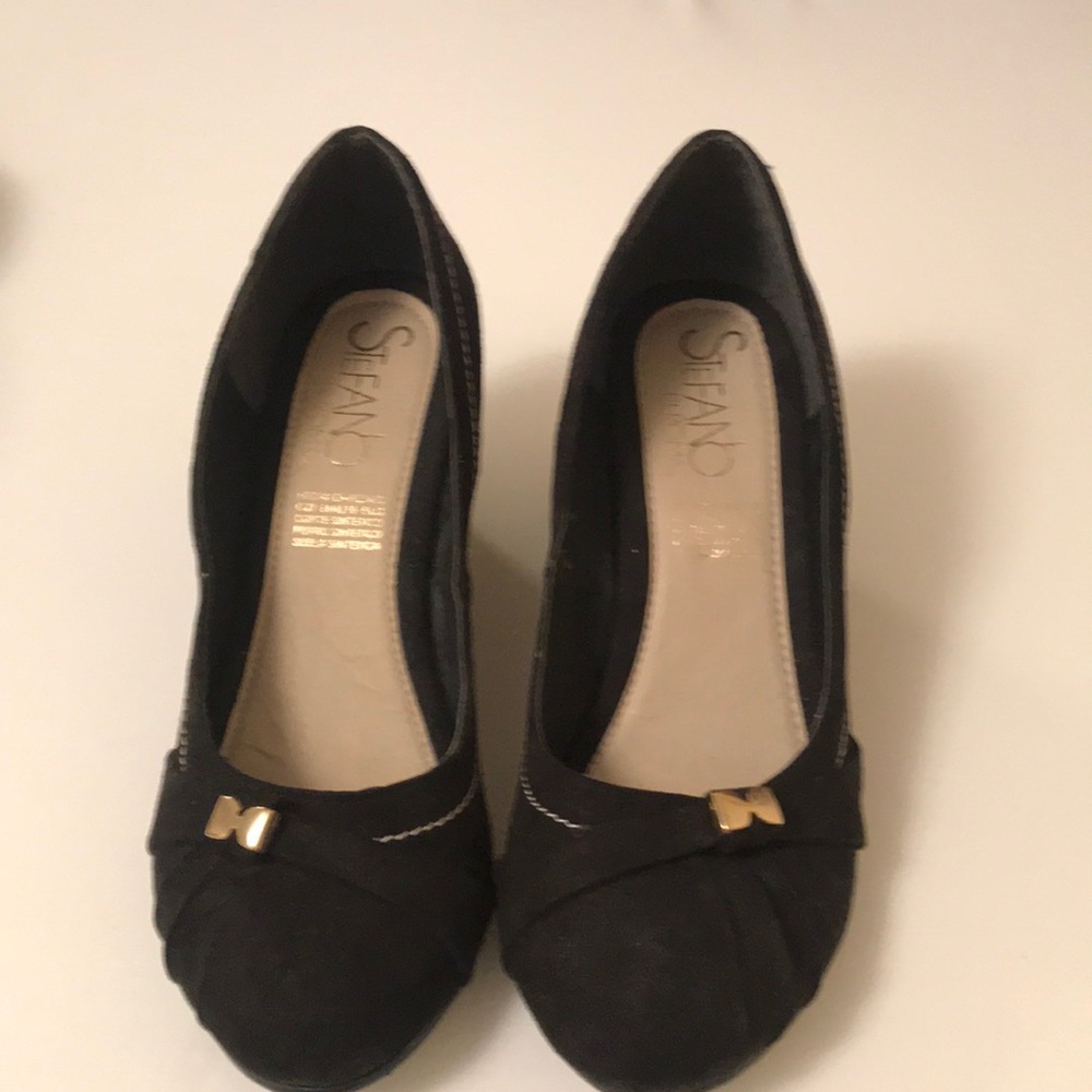 Black shoes